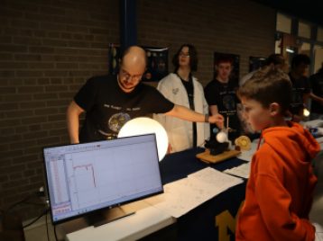 UM Astronomy Graduate Students at Outreach Event 